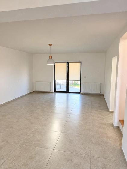 Casă cu 4 camere cu Teren 300 Mp în Calea Urseni