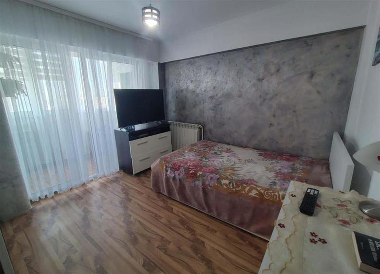 Apartament cu 4 camere decomandat în Burdujeni