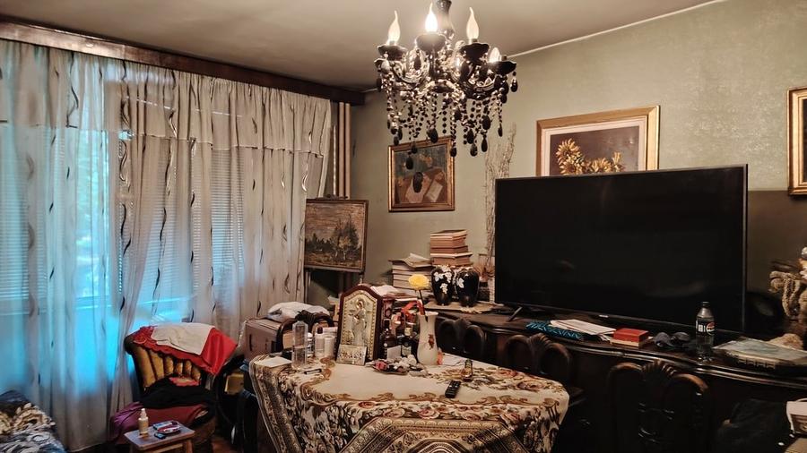 Apartament cu 3 camere semidecomandat în Tineretului