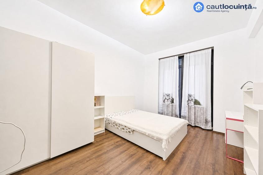 Casă cu 5 camere cu Teren 554 Mp în Corbeanca