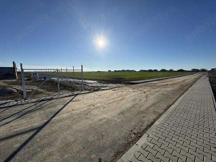Teren de 12000 mp, în Dragomirești-Vale