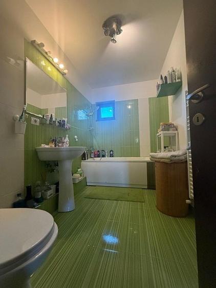 Casă individuală cu 3 camere cu Canalizare în Tunari