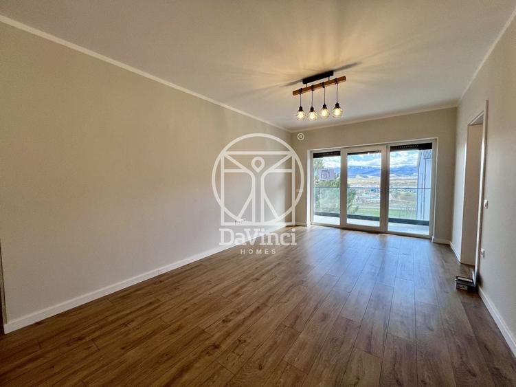 Apartament cu 3 camere semidecomandat în Exterior Vest