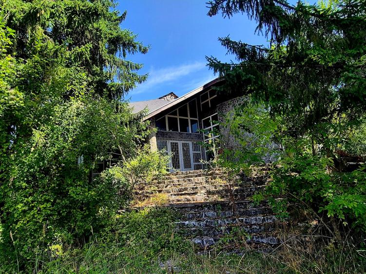 Teren Construcții intravilan de 2706 mp, în Poiana Brașov