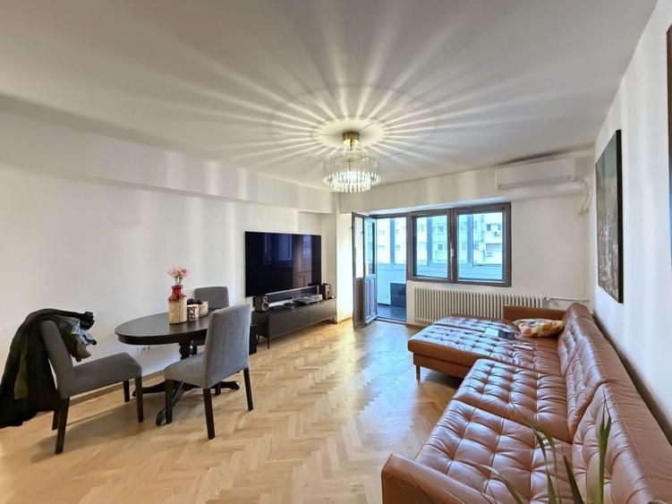 Apartament cu 3 camere semidecomandat, mobilat în Titulescu