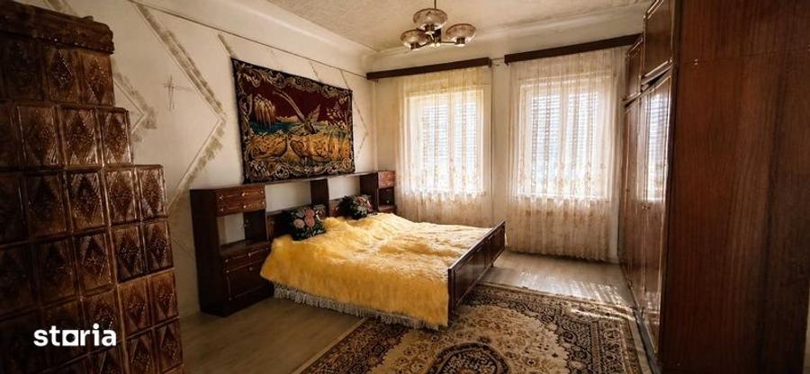 Casă cu 4 camere cu Teren 700 Mp în Bozovici