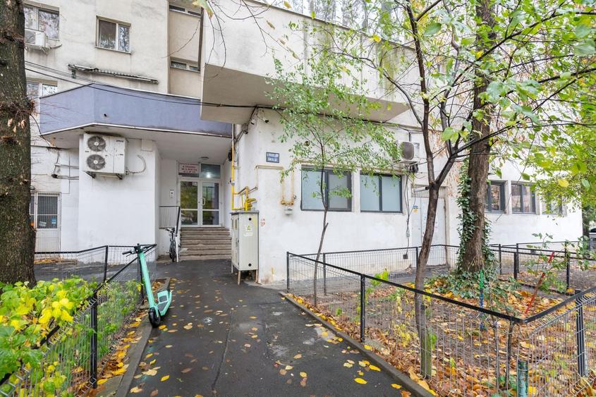 Apartament cu 2 camere decomandat, mobilat în P-ța Victoriei