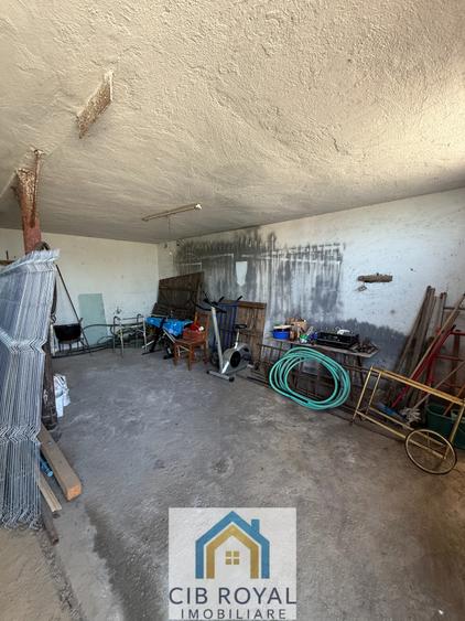 Casă individuală cu 6 camere cu Garaj în Corbii Mari
