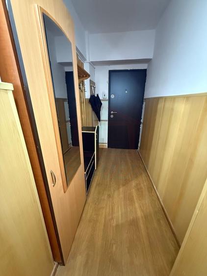 Apartament cu 4 camere decomandat, mobilat în Micro 20