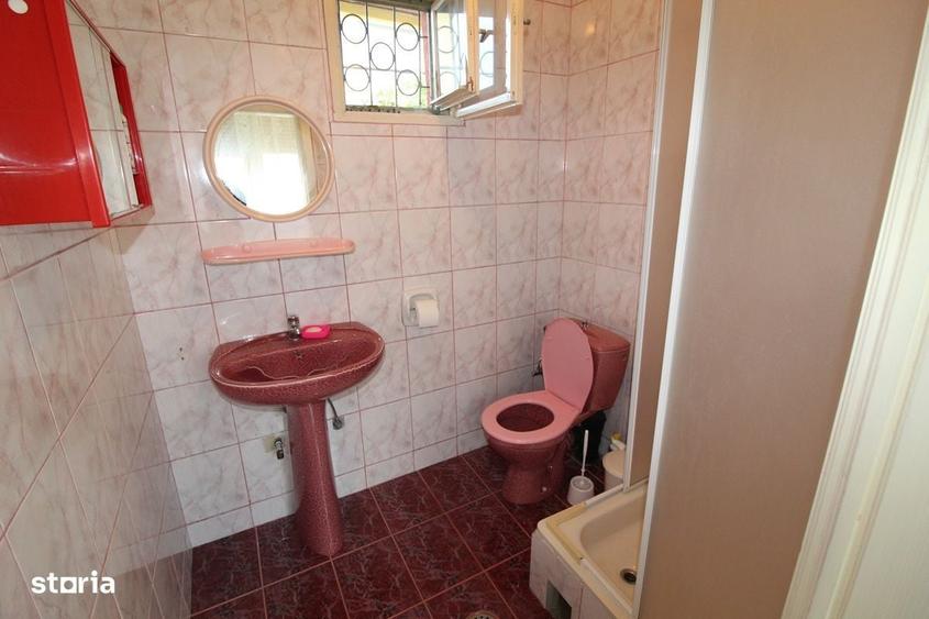 Casă cu 4 camere în Hunedoara