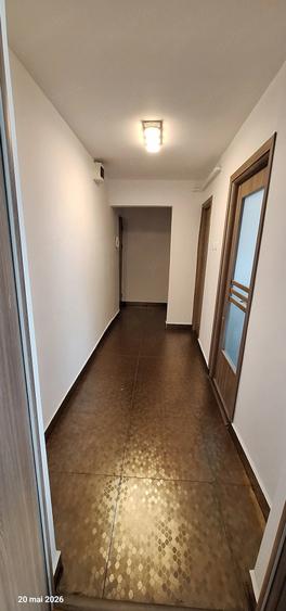 Apartament cu 3 camere semidecomandat, mobilat în Kiriac
