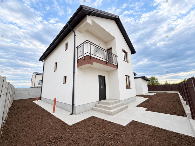 Casă individuală cu 5 camere cu Garaj în Popești-Leordeni