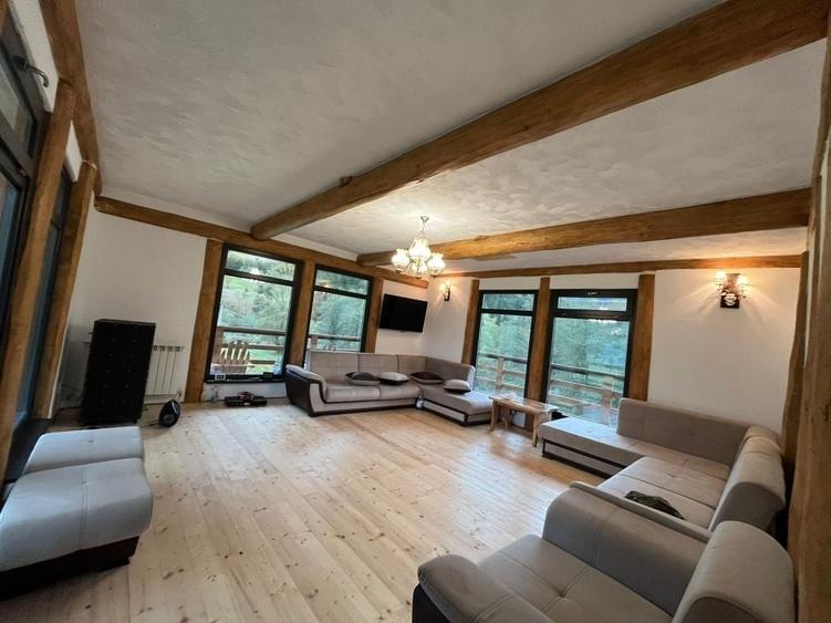 Casă cu 4 camere în Bicaz-Chei