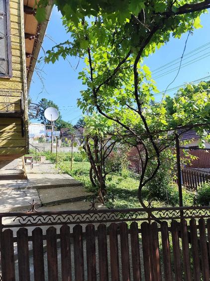 Casă cu 3 camere cu Teren 2000 Mp în Central