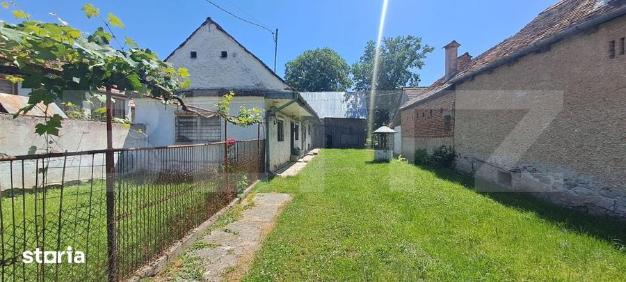 Casă cu 2 camere cu Teren 3000 Mp în Hârseni