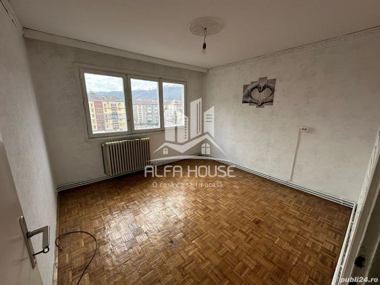 Apartament cu 3 camere semidecomandat în Govândari