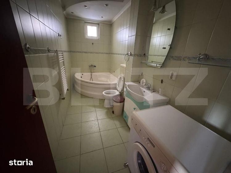 Apartament cu 3 camere semidecomandat în Cetate
