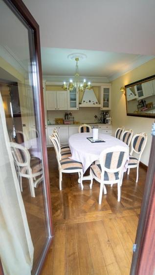 Apartament cu 4 camere decomandat în Clăbucet