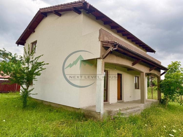 Casă individuală cu 5 camere cu Teren 500 Mp în Sânpetru