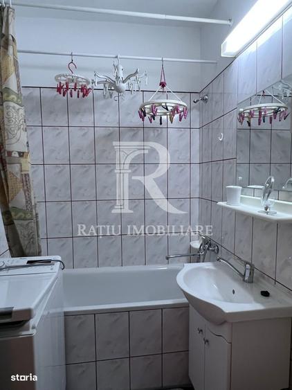 Apartament cu 3 camere semidecomandat în Orașul Nou