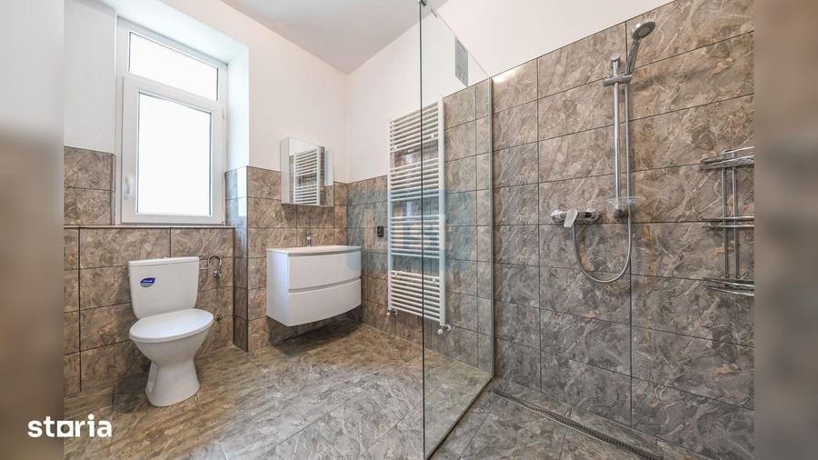 Casă cu 3 camere cu Teren 994 Mp în Central