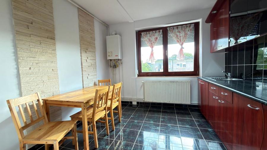 Apartament cu 2 camere semidecomandat, mobilat în Vest