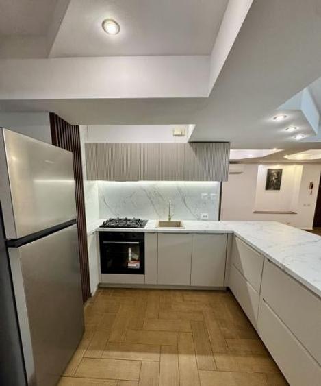 Apartament cu 2 camere semidecomandat, mobilat în Unirii