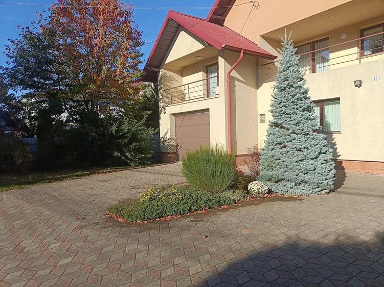 Casă cu Teren 10500 Mp în Central