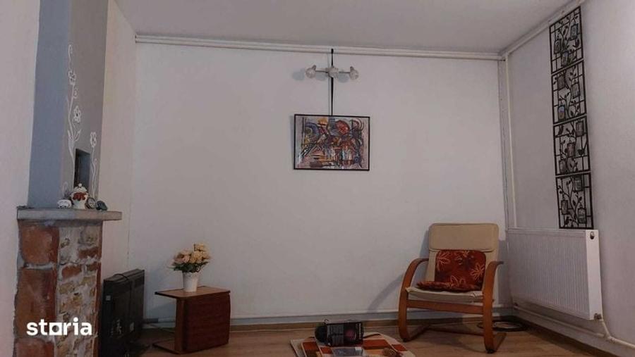 Casă cu 3 camere cu Teren 90 Mp în Ginta