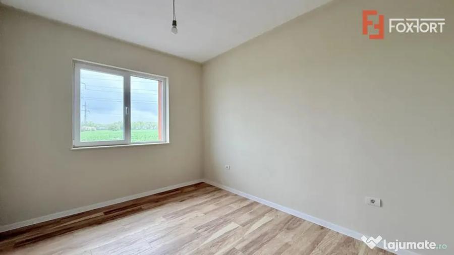 Casă cu 4 camere cu Teren 300 Mp în Ghiroda