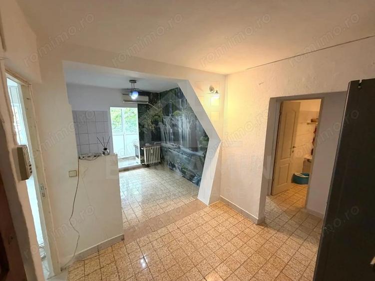 Apartament cu 2 camere decomandat în Sărari