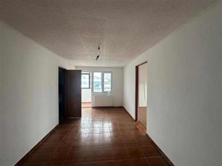 Apartament cu 5 camere decomandat în Gară
