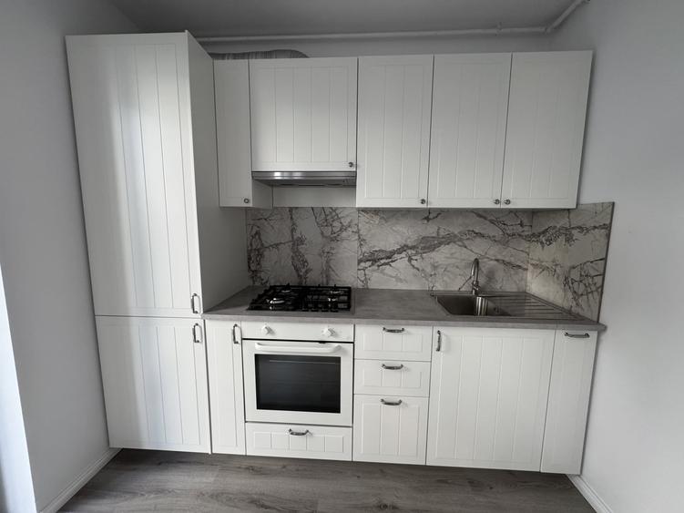 Apartament cu 2 camere decomandat, mobilat în 1 Decembrie