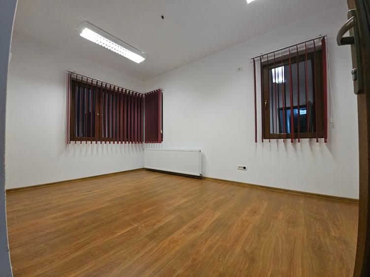 Spațiu comercial, de 330 mp, în Moșnița Veche