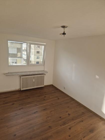 Apartament cu 2 camere decomandat în Precista