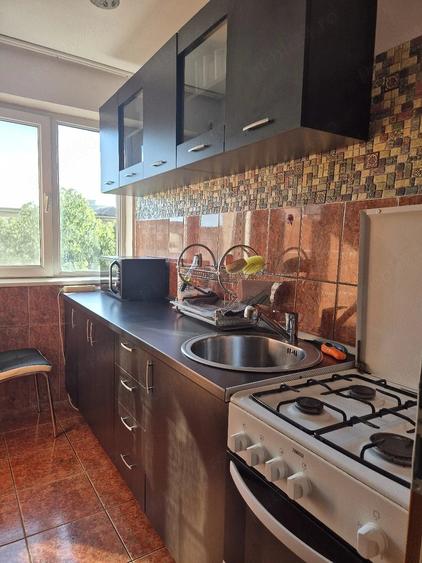 Inchiriez apartament cu 3 camere utilat si mobilat in zona Dacia - 1