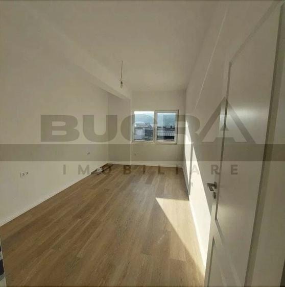 Apartament cu 3 camere semidecomandat în Baciu