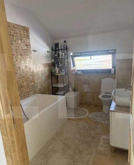 Casă cu 5 camere cu Teren 514 Mp în Central