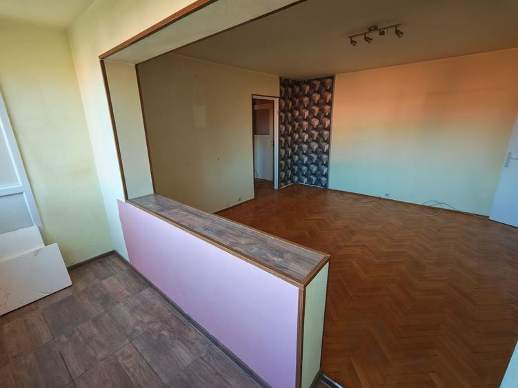 Apartament cu 2 camere semidecomandat în Exterior Vest