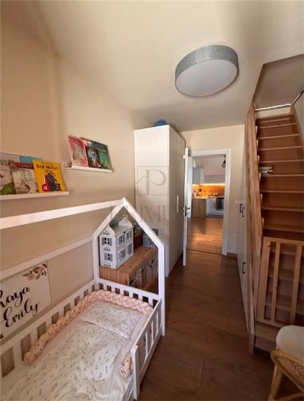 Apartament cu 3 camere decomandat în Dumbrăvița