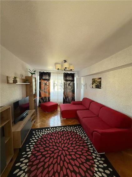Apartament cu 3 camere decomandat, mobilat în 1 Decembrie