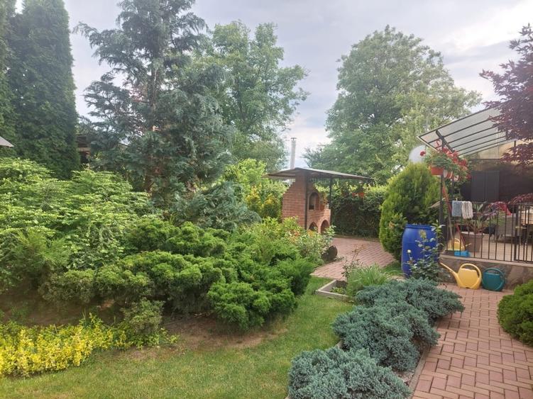 Duplex cu 5 camere cu Canalizare în Crăciunești