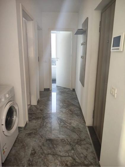 Apartament cu 3 camere decomandat în Dumbrăvița