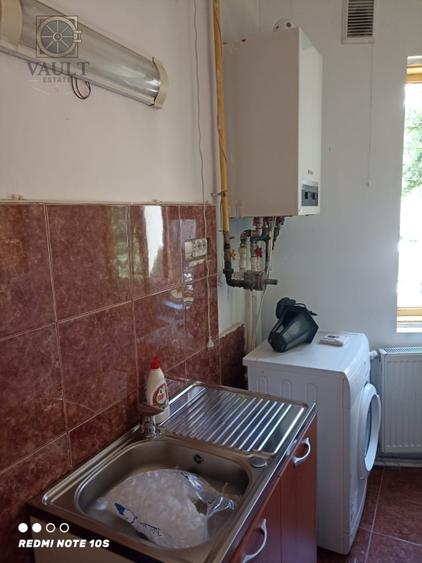 Apartament cu 3 camere semidecomandat în Știrbei Vodă