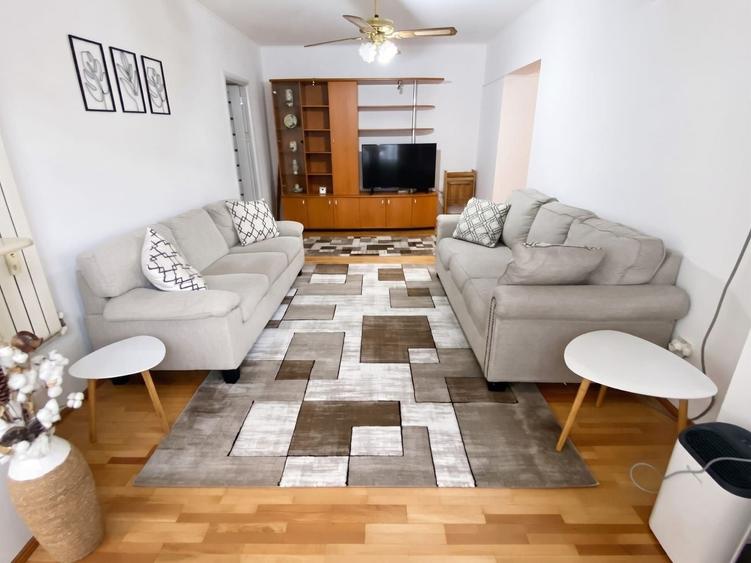 Apartament cu 3 camere în Tomis I