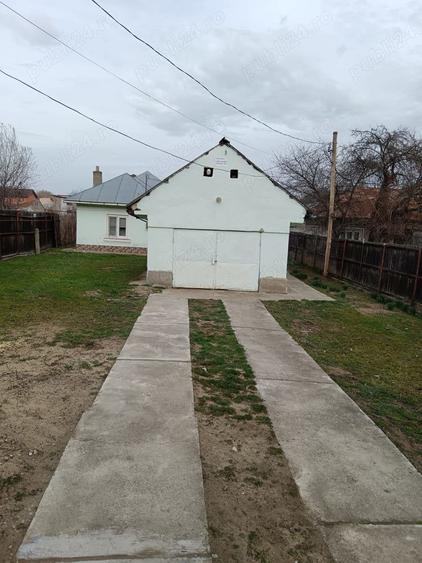 Casă cu 3 camere cu Teren 3075 Mp în Balș