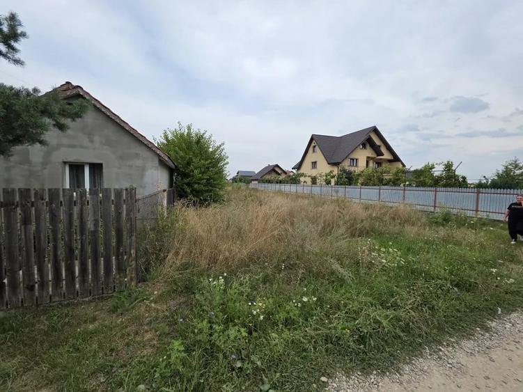 Teren Intravilan 2.700 mp Dumbrava Ro?ie, Str. Saivanelor - 3
