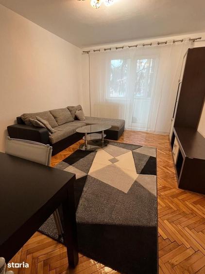 Apartament cu 3 camere semidecomandat, mobilat în Astra