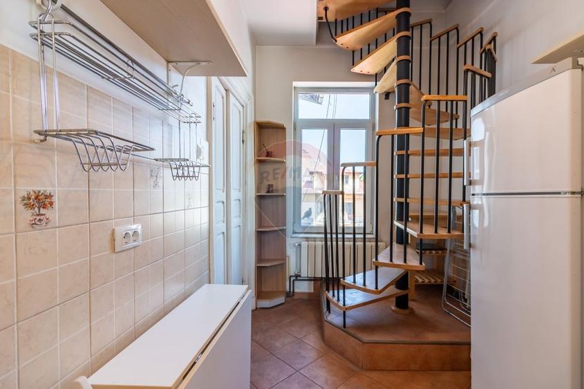Apartament cu 4 camere decomandat, mobilat în P-ța Amzei