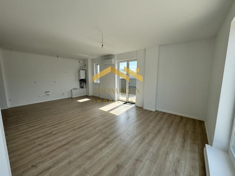 Penthouse cu 3 camere decomandat în Aradului
